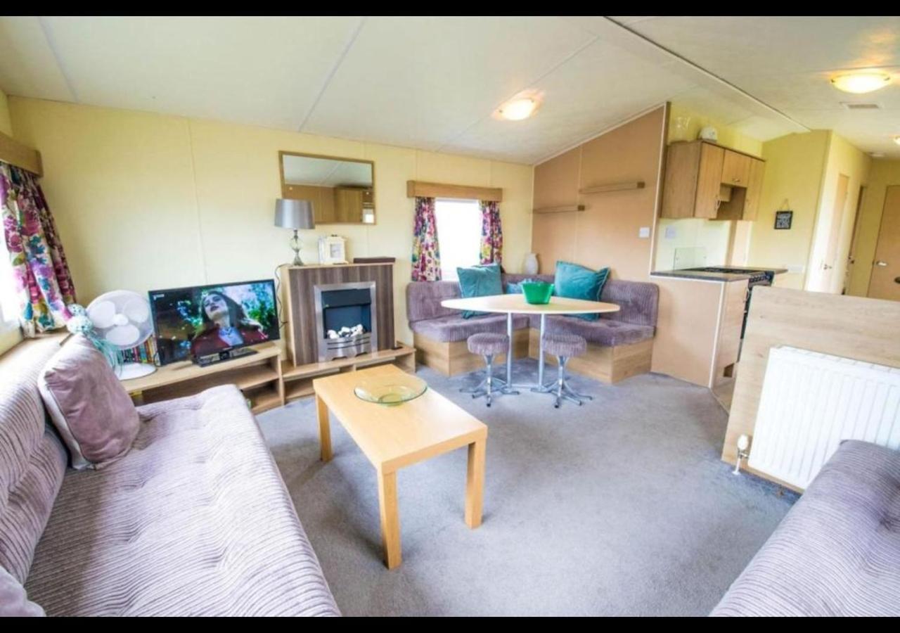 Sbl70 - Camber Sands Holiday Park - Sleeps 8 - Close Swimming Pools And Facilities - Private Parking エクステリア 写真